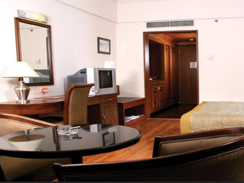 Greenpark Chennai Zewnętrze zdjęcie A room at the hotel