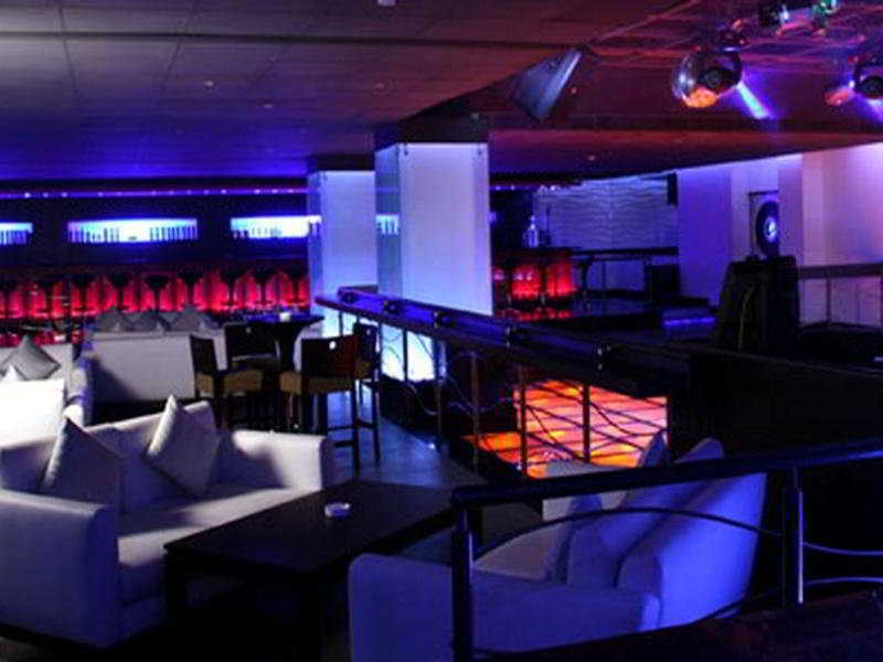 Greenpark Chennai Zewnętrze zdjęcie The interior of the nightclub