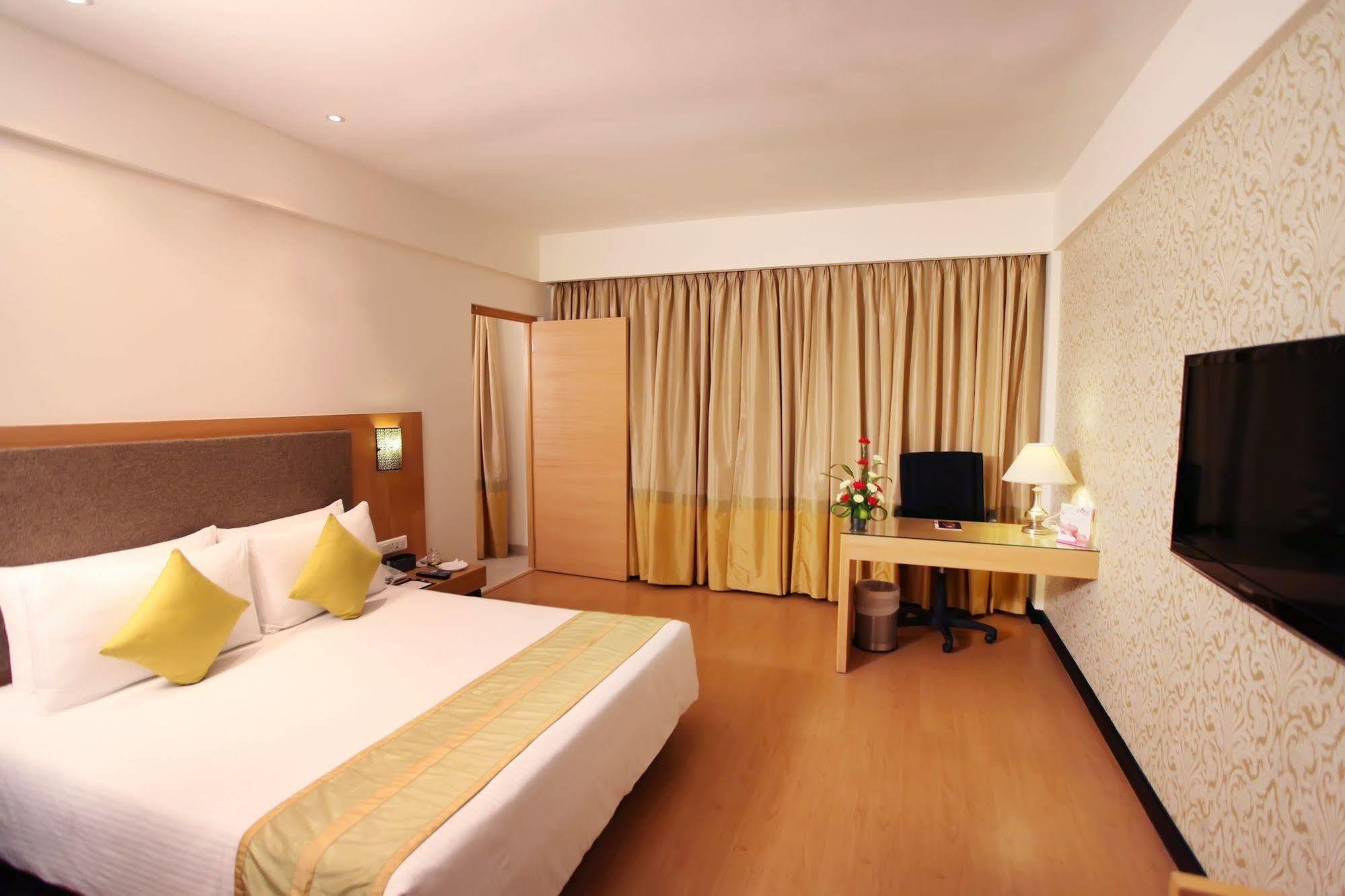 Greenpark Chennai Zewnętrze zdjęcie A room at the hotel