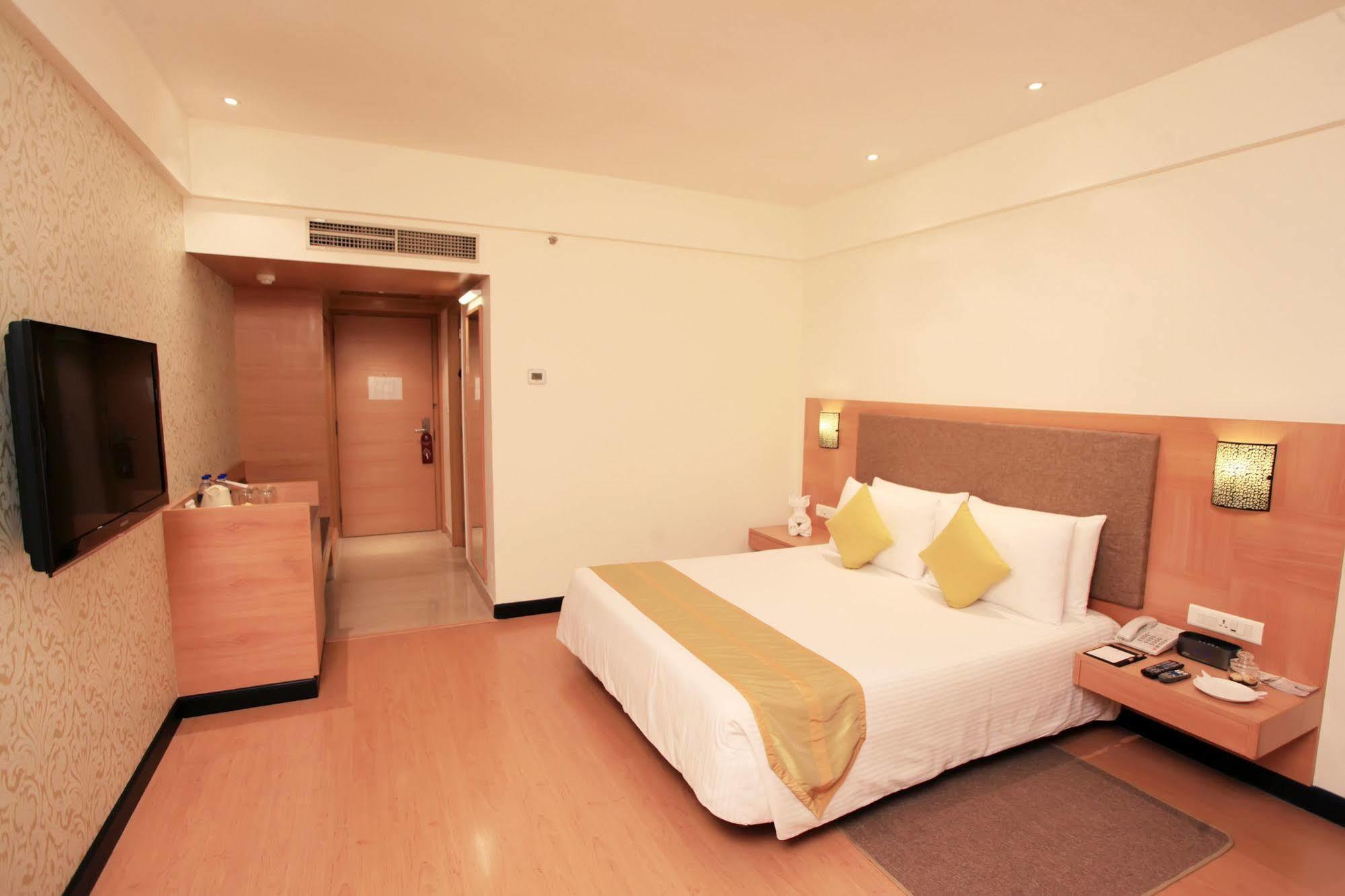 Greenpark Chennai Zewnętrze zdjęcie A room at the hotel