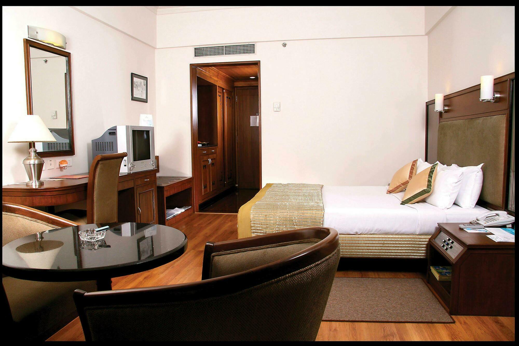 Greenpark Chennai Pokój zdjęcie A room at the hotel