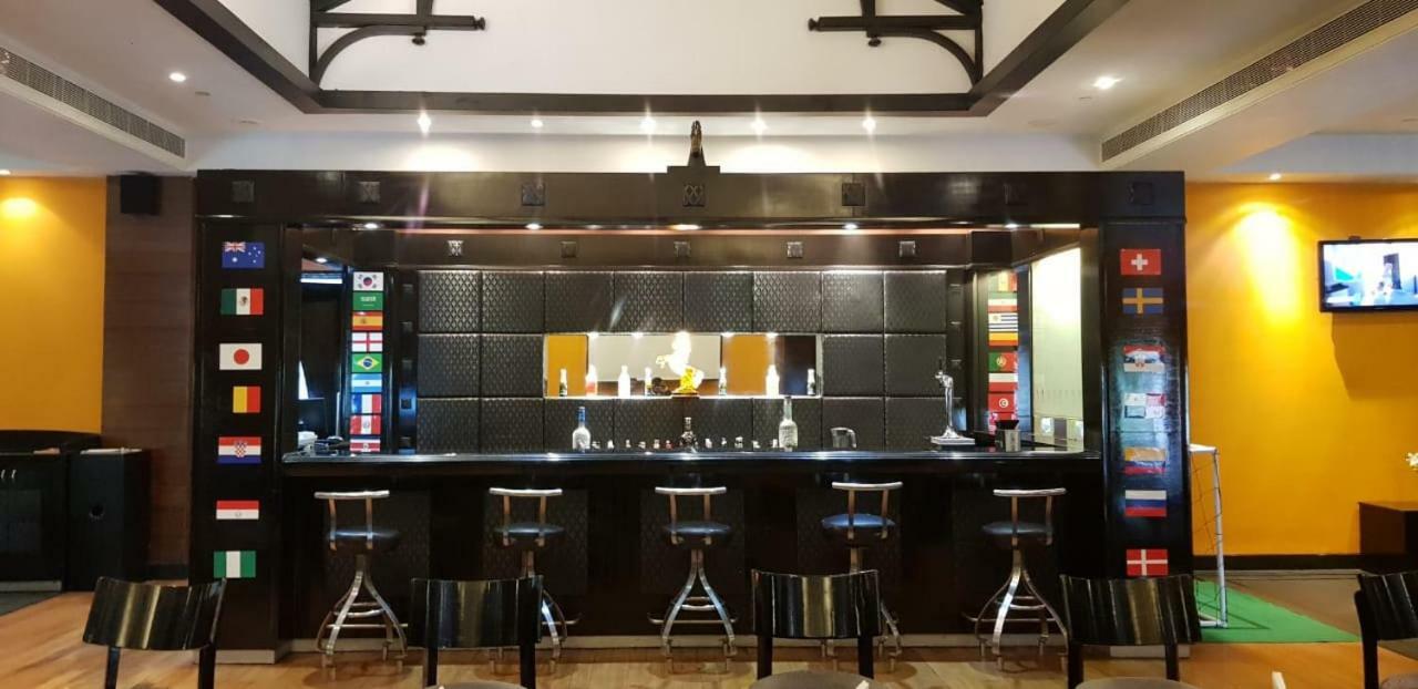 Greenpark Chennai Zewnętrze zdjęcie A coffee bar in a coffee shop