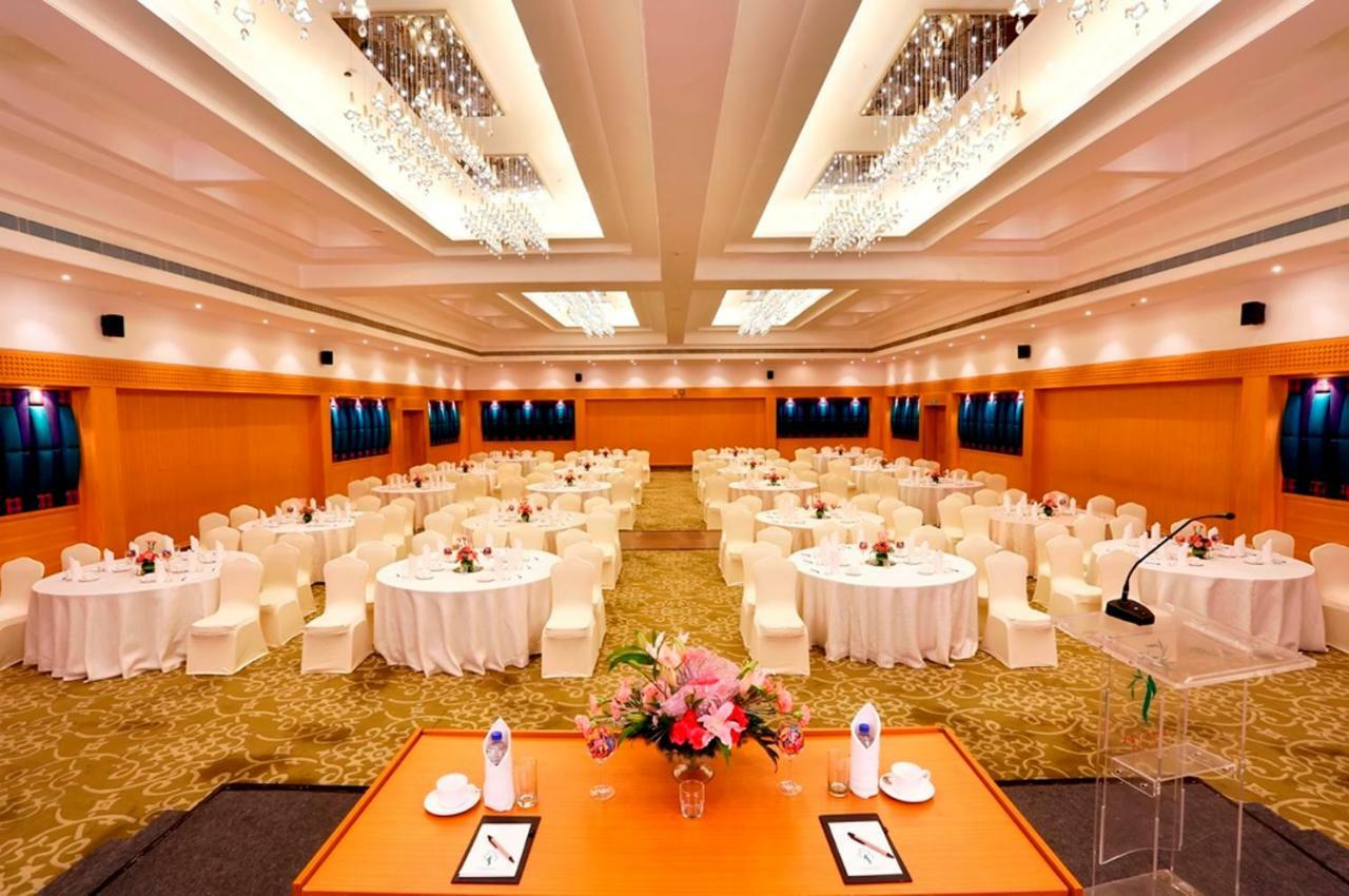 Greenpark Chennai Zewnętrze zdjęcie The Royal Hall